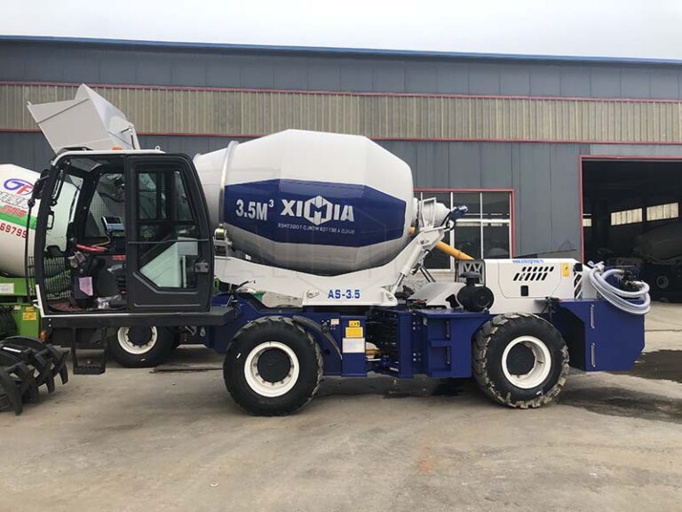 Hormigonera Autocargable En La Fábrica