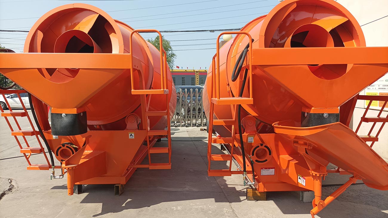 Dos Tanques De Mezcla Transportados A Malasia