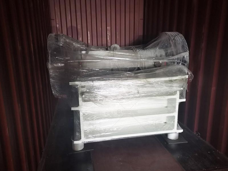 Carga de la Chancadora de Quijada para Mineral de Oro en Ecuador