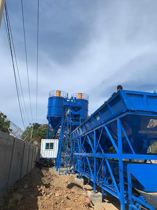 Planta de Conceto con una Mezcladora de Doble Eje Horizotal