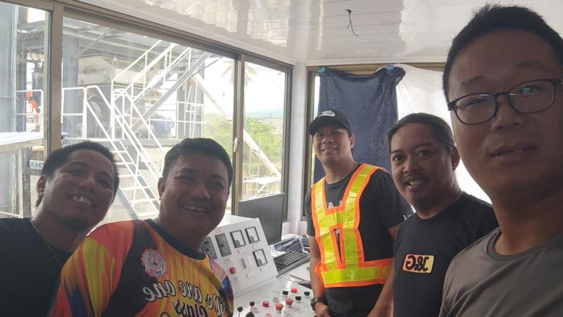 Nuestro Ingeniero y Nuestros Clientes