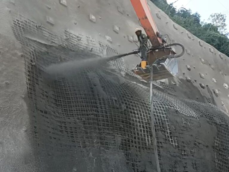 AIMIX Equipos en Malasia para Proyecto de Refuerzo de Taludes