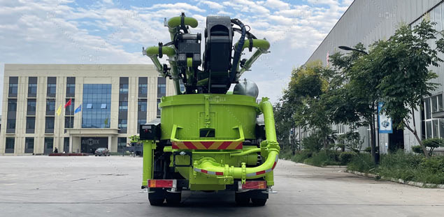 Autobomba de Hormigón Integra Mezcladora y Pluma