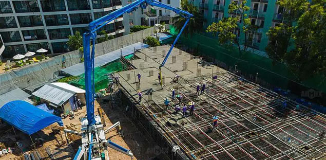 Bomba de Concreto con Pluma Larga