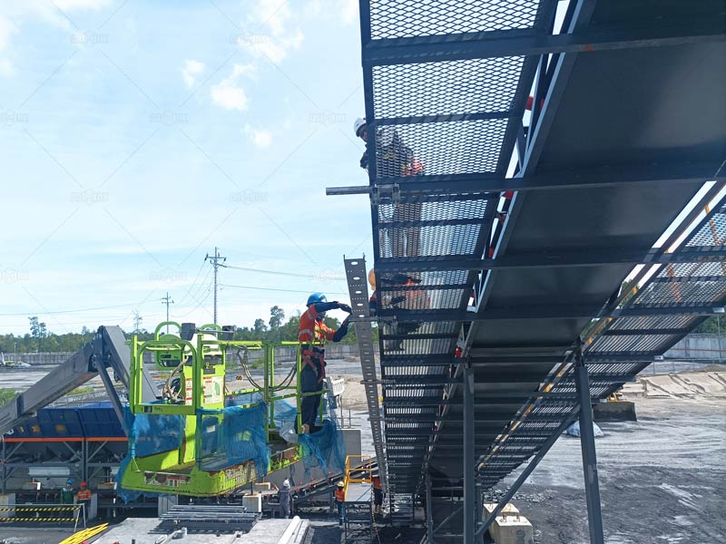 Instalación de Máquina Dosificadora de Agregados y Cinta Tansportadora