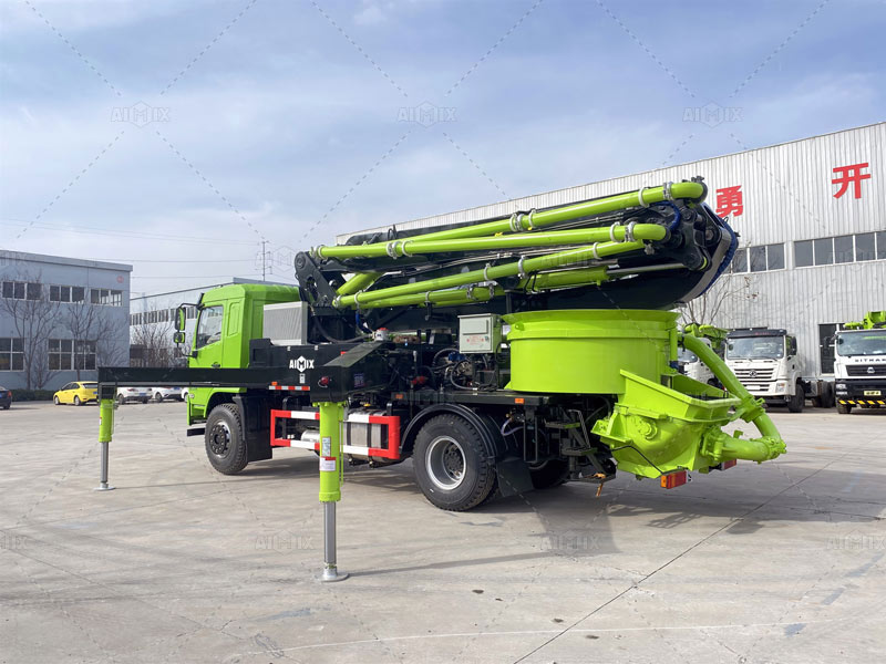 AIMIX Bomba de Concreto sobre Camión con Hormigonera y Pluma