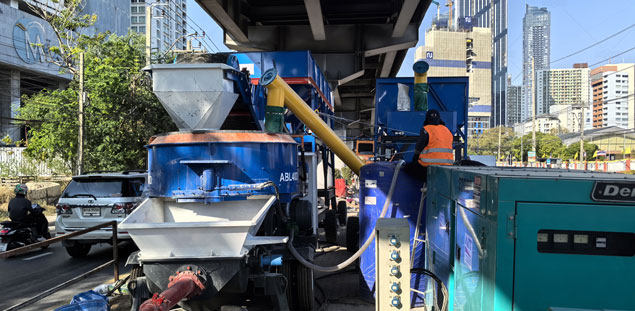 Bomba de Concreto con Hormigonera de Eje Vertical para Proyecto de Refuerzo de Puentes en Tailandia