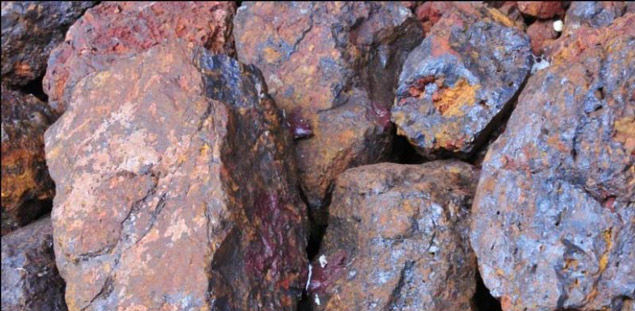 Mineral Metálico de Hierro