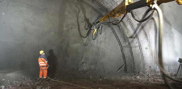 Túnel en Minas en Perú