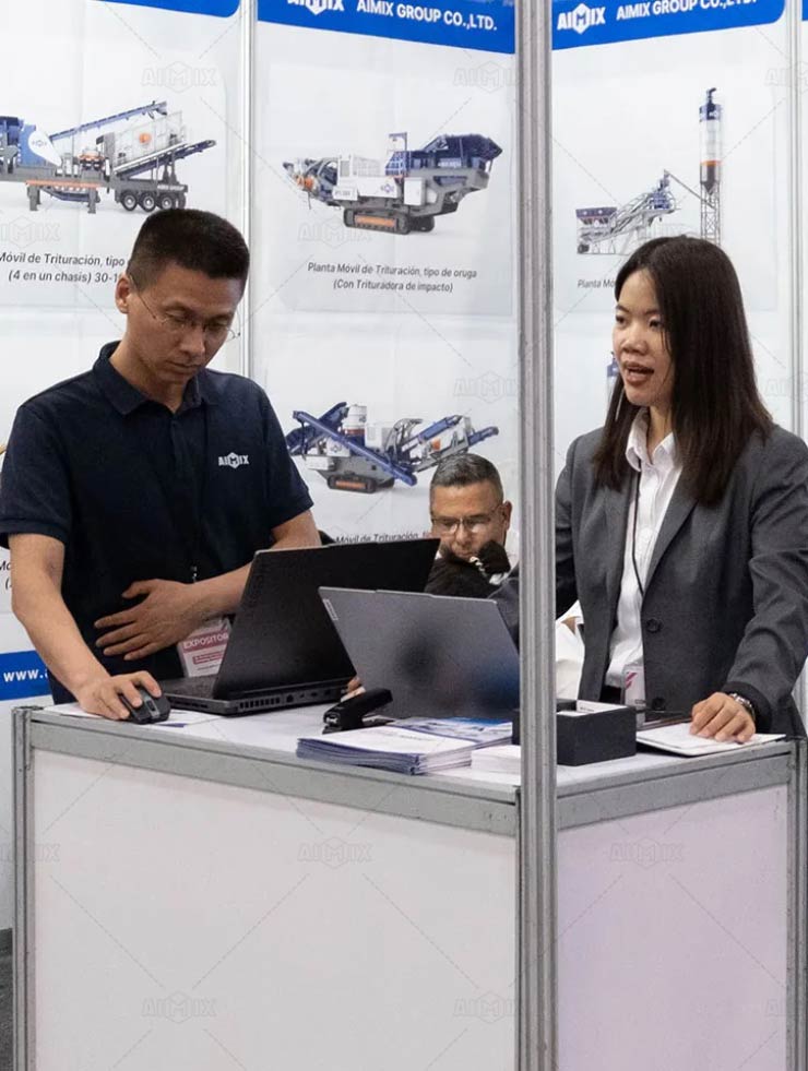 Nuestro Personal de AIMIX GROUP en la Exposición