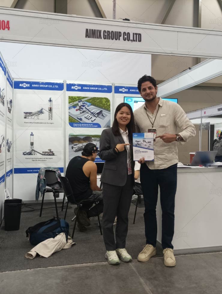 Un Cliente Muy Satisfecho con Nuestros Equipos