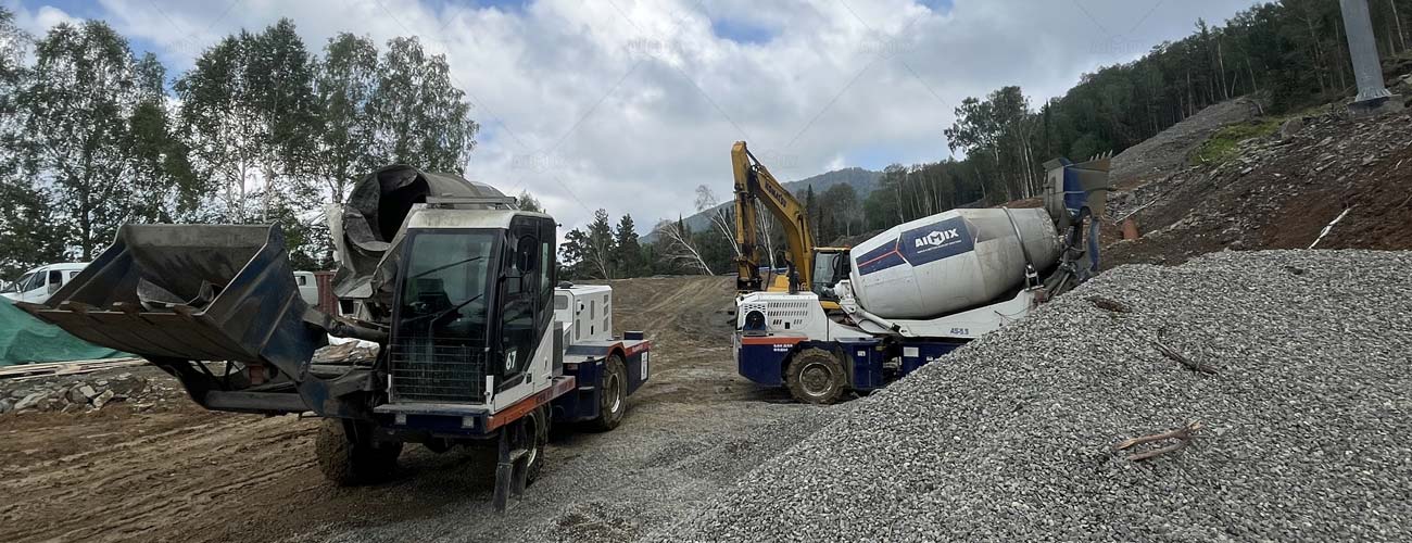 Autohormigonera AIMIX Trabajando en Zona Montañosa de América Latina