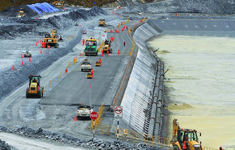Construcción de Caminos en Zona Minera en Chile
