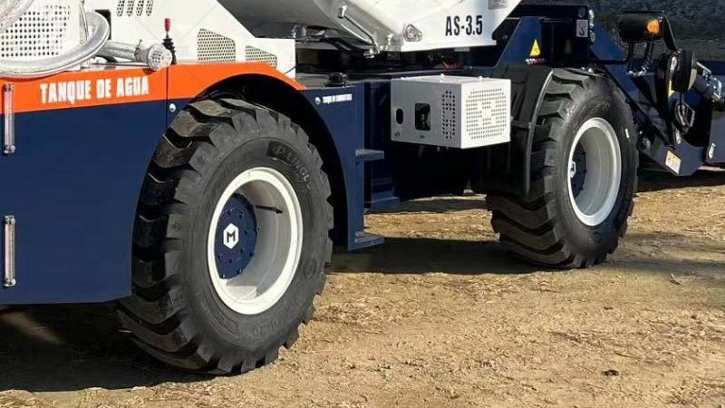 AIMIX Hormigonera Autocargable con Neumáticos-de Obra para Terrenos Difíciles