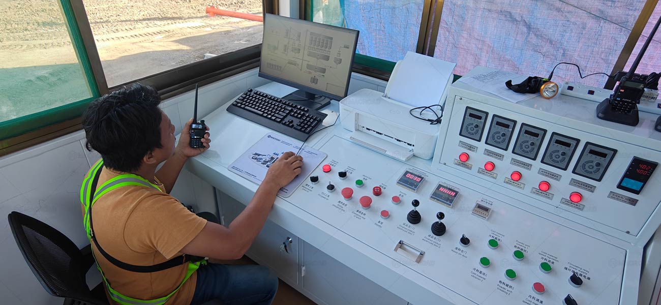 Macroad Planta de Asfalto Continua en Operación, Producción Eficiente con Sistema de Control Inteligente Automático Completamente