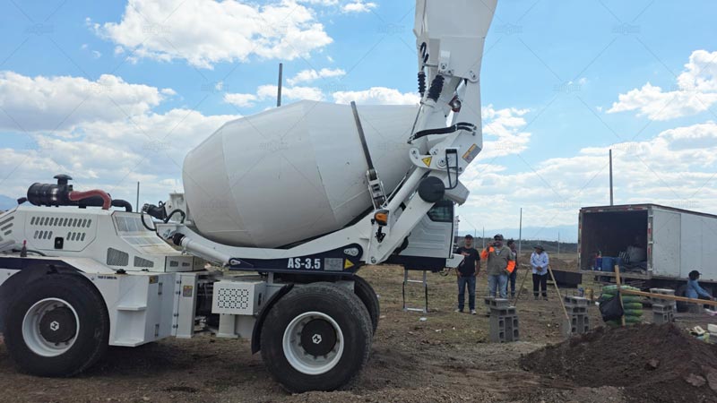 Hormigonera Autocargante Estable, Fiable y Duradera, Garantizan el Progreso Eficiente de la Construcción de Carreteras en Honduras.