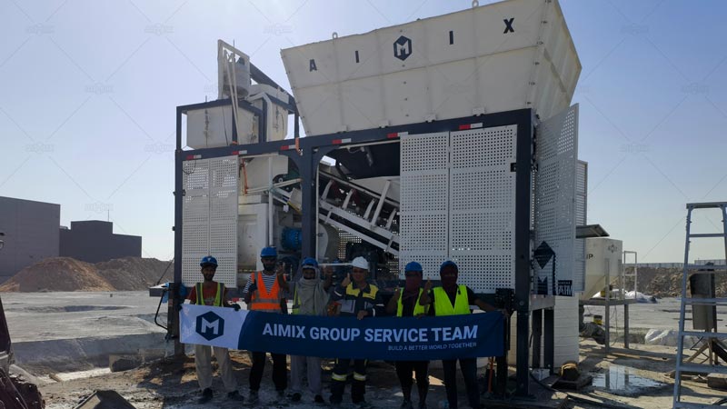 En los Emiratos Árabes Unidos, se instaló y puso en funcionamiento rápidamente una planta móvil de hormigón para la construcción del almacén de un cliente.