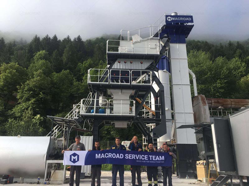 Macroad envía ingenieros de posventa a las plantas de asfalto discontinua del cliente para ayudar con la instalación y brindar orientación operativa.