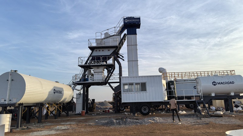 Planta de Asfalto Discontinua Móvil Macroad Serie ALYQ Sobre Chasis para Traslados Rápidos entre Proyectos