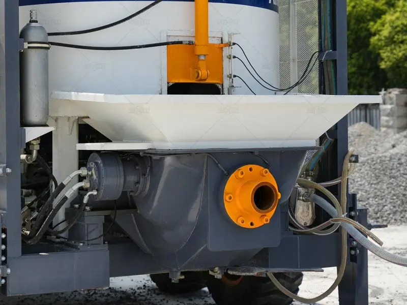 AIMIX Planta Móvil de Concreto con Bomba con un Sistema Hidráulico Doble Circuito Kawasaki para un Bombeo de Mayor Vida Útil